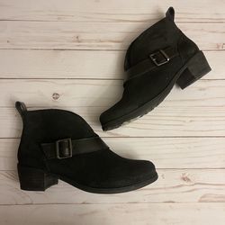 UGG Wright Belted Black Ankle Booties Size 6.5 