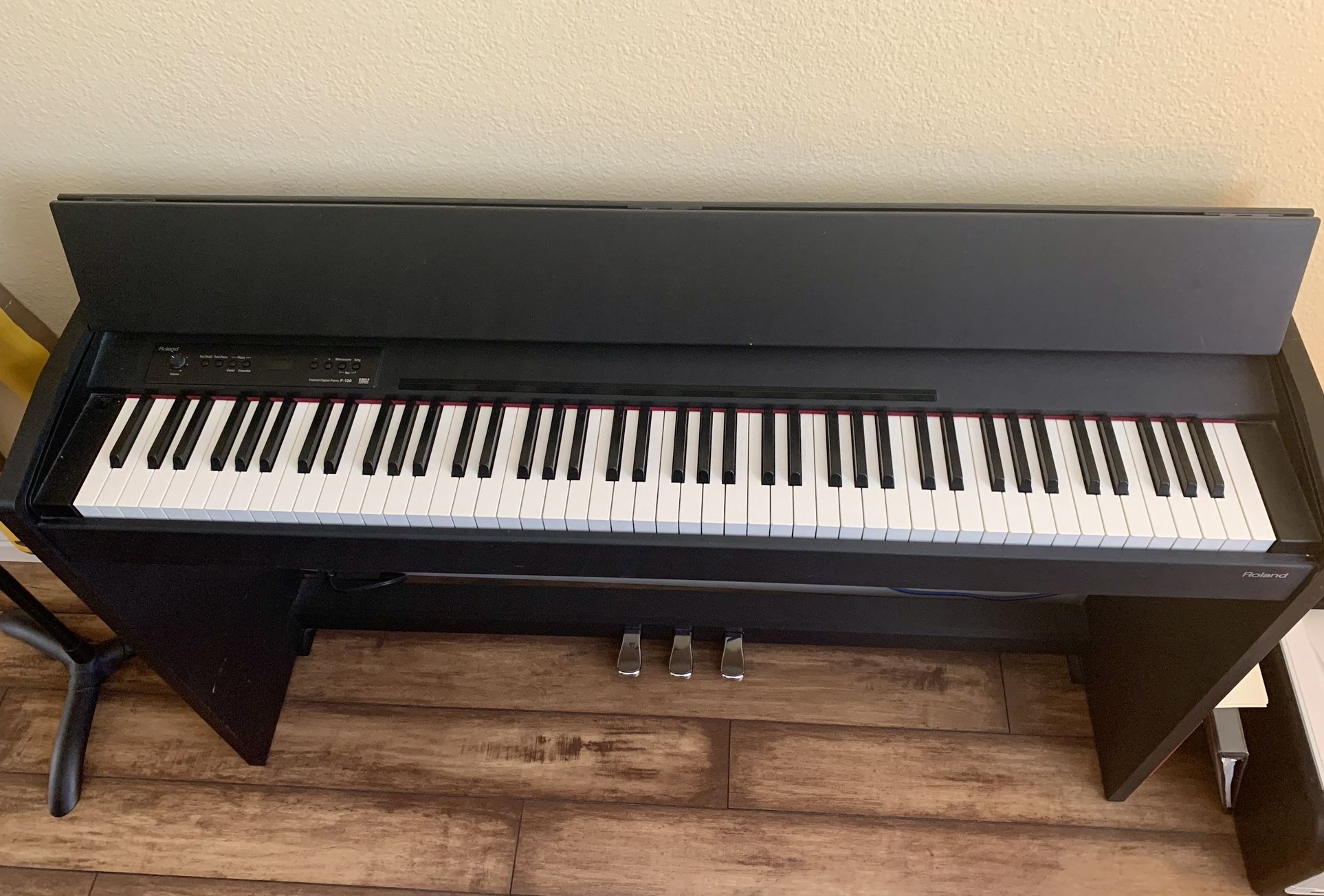 Roland F-120 Digital SuperNATURAL Piano