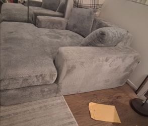 Gray Fabric Sectional Sofa with Chaise