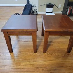 Table with 2 side tables