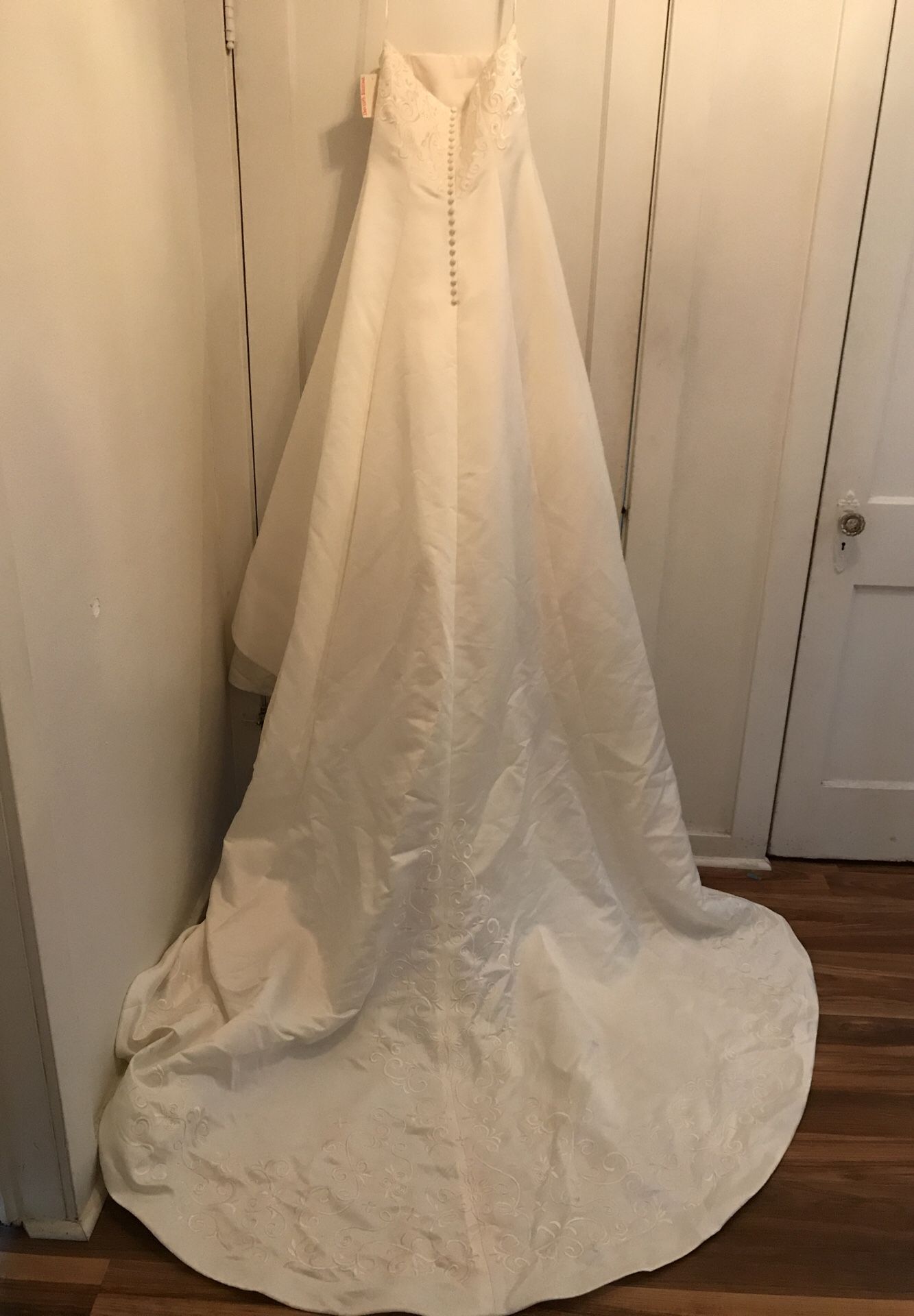 Brand New David’s Bridal wedding dress. Size 8