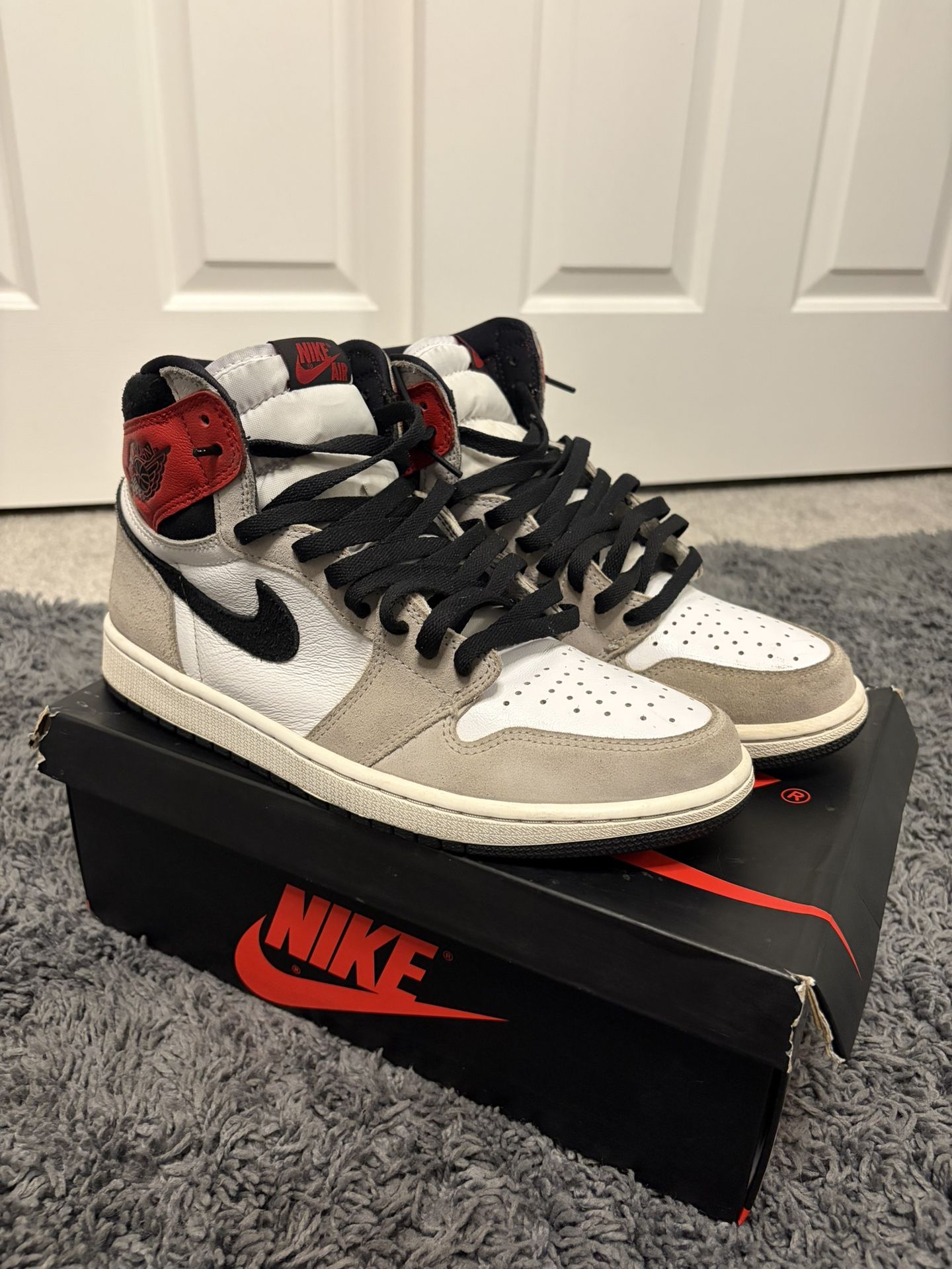 Jordan 1 Retro High Light Smoke Grey