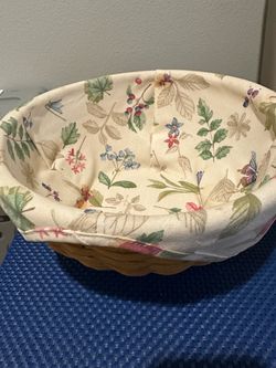 Longaberger basket with lid