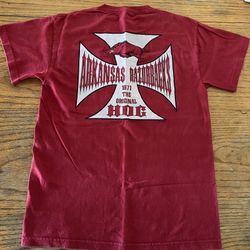 Men’s Dark Red Arkansas Razorback Hog Wild Pig 1871 Logo Crewneck Shirt Size S