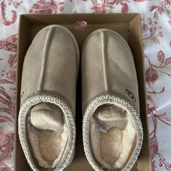 Ugg Tasman Size 7 EU 38