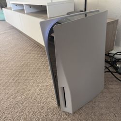 PS5 - Disc Version - 825GB + Stellar Blade