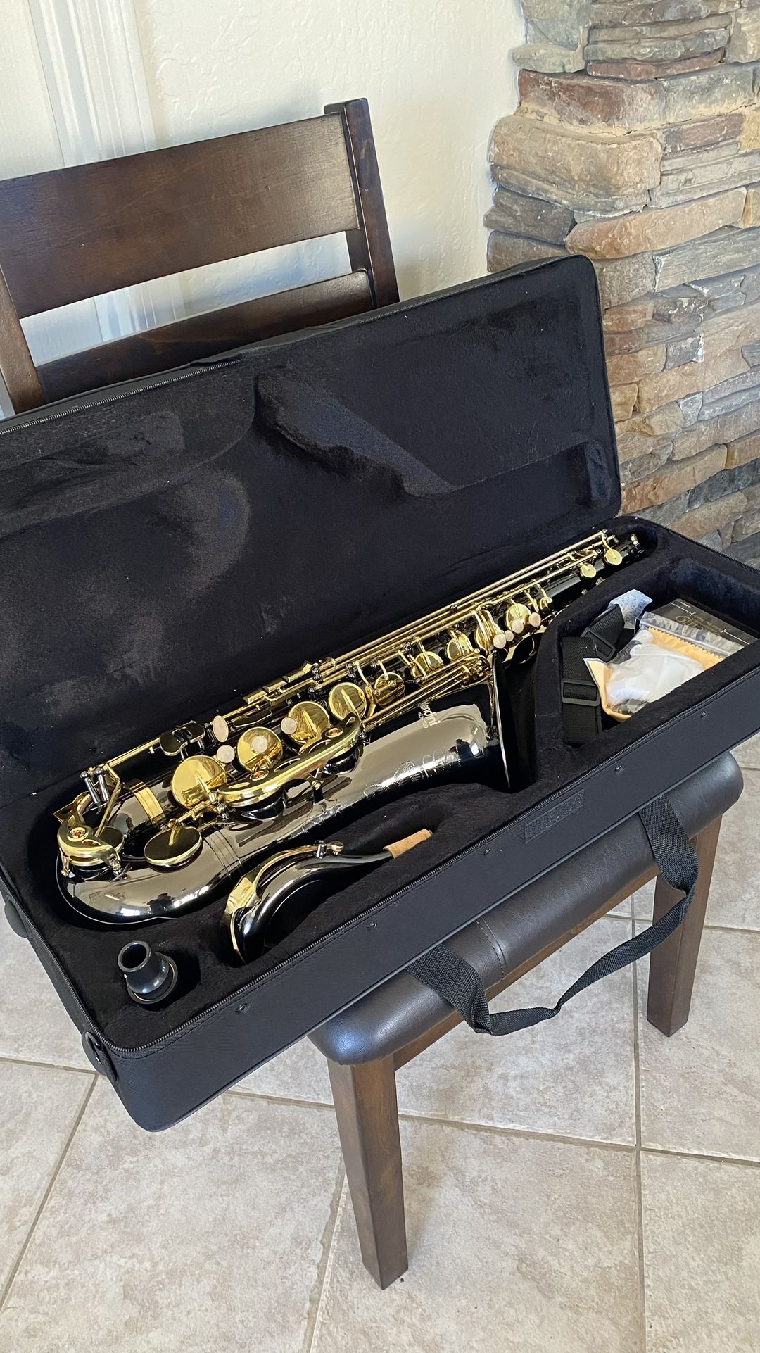 Brand new Tenor Sax / Tenor Saxophone With Accessories And Case 