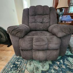 Signature Design by Ashley® Stayfish Gunmetal Manual Rocker Recliner. Extra Wide 