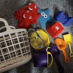 Play Day Beach Basket Set, Sand Toy Set, With Swim Mask Goggles