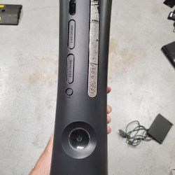 Xbox 360 Comes with Game And Controller 