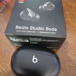 Beats  Studio Buds 