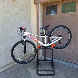 TREK PRECALIBER 24 INCH 7 SPEED LIKE NEW