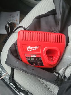 Milwaukee M12 Charger