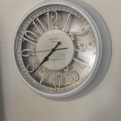 Whitewash Clock