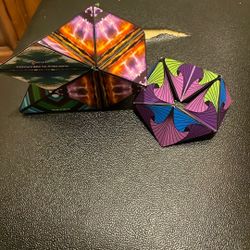 Weird puzzle toy something like a Rubiks cube