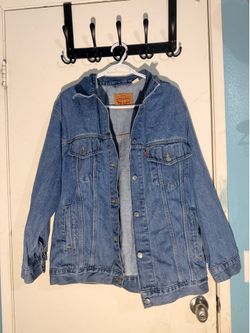 Women’s Oversized Levi’s Jacket