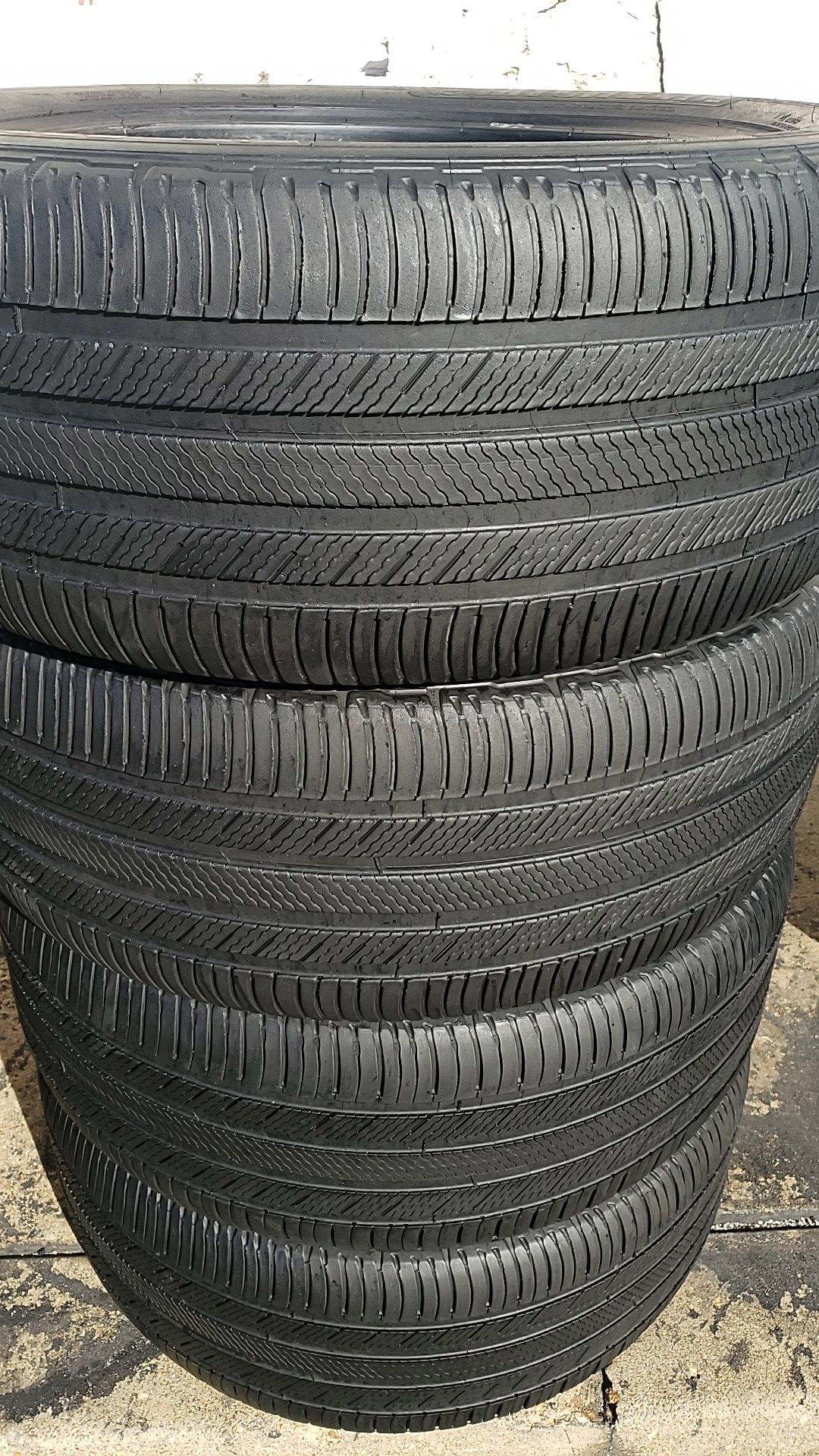 Four matching Michelin tires for sale 285/45/22