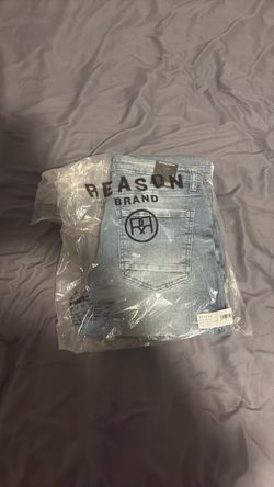 Lightly distressed skinny jeans size 32x32