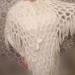 Women's/girls Delicately Knitted Shawl