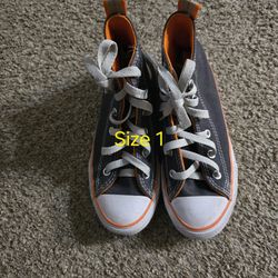 Kids Size 1 Converse Sneakers