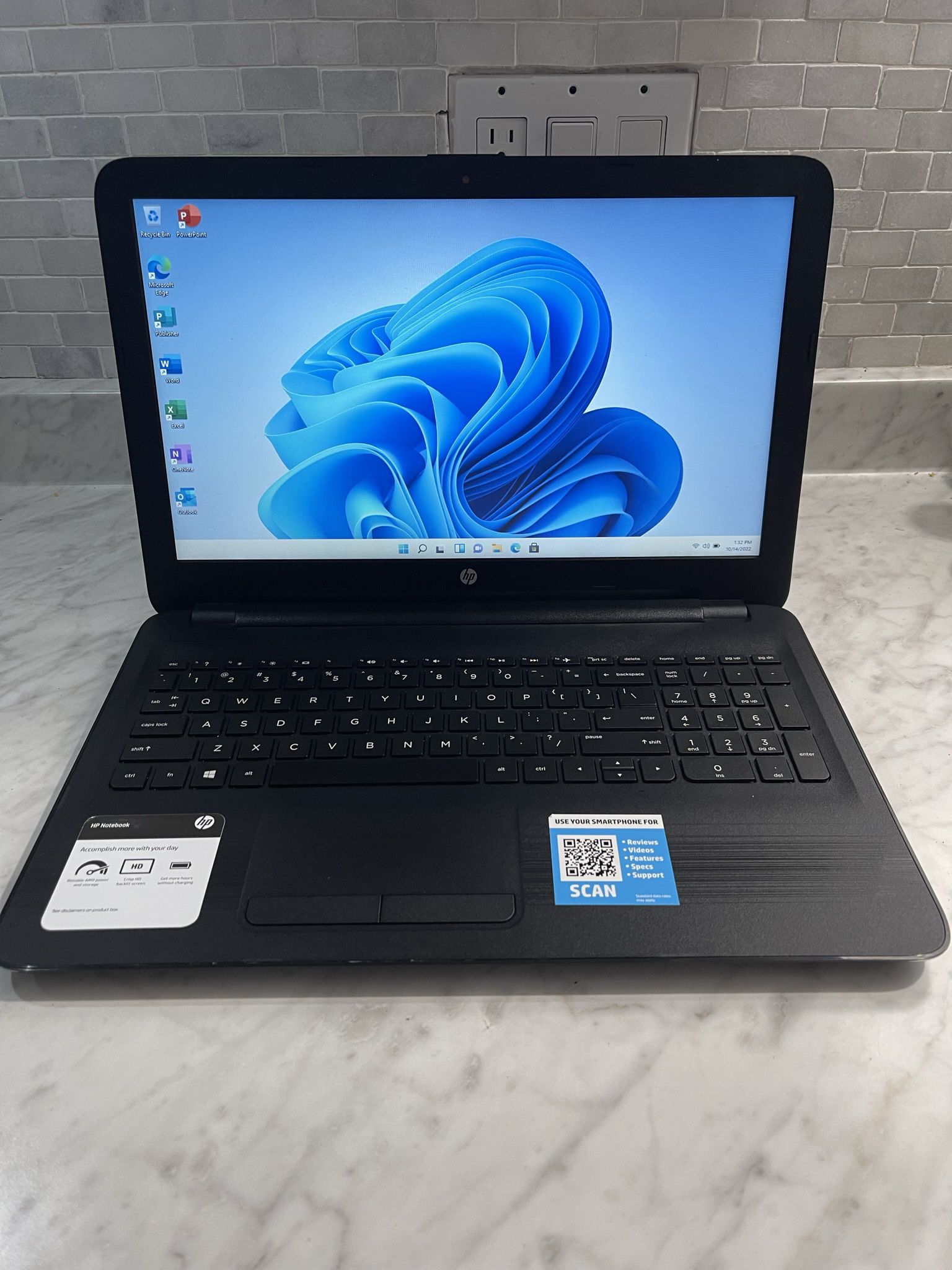 Laptop Hp 15.6” Display 