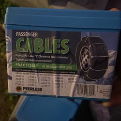 āļø Like-New Snow Cables ā Priced to Sell Fast! āļø