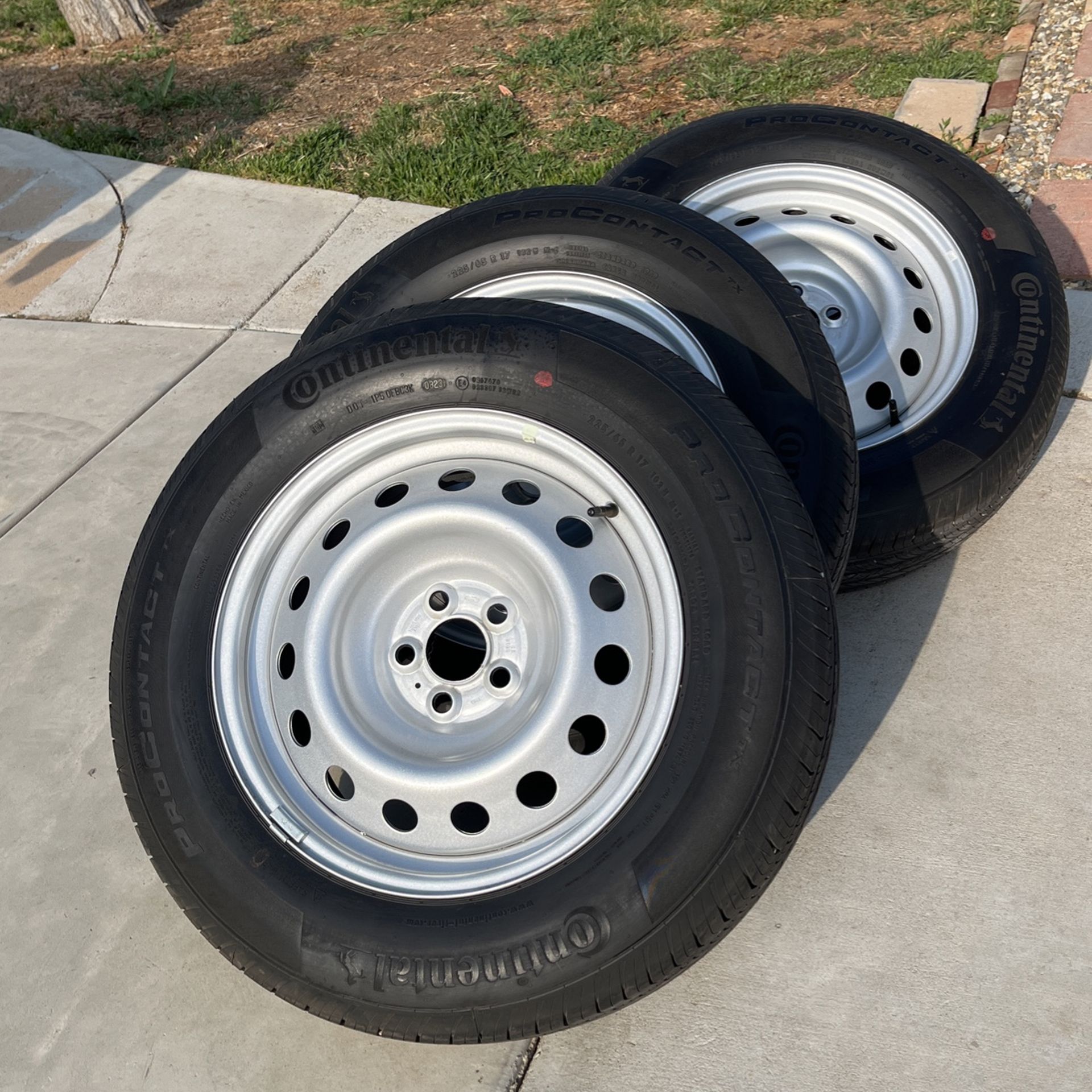 Continental Tires, Ford Ranger 2023, New Only 300 Miles.
