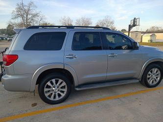 Toyota sequoia  2013