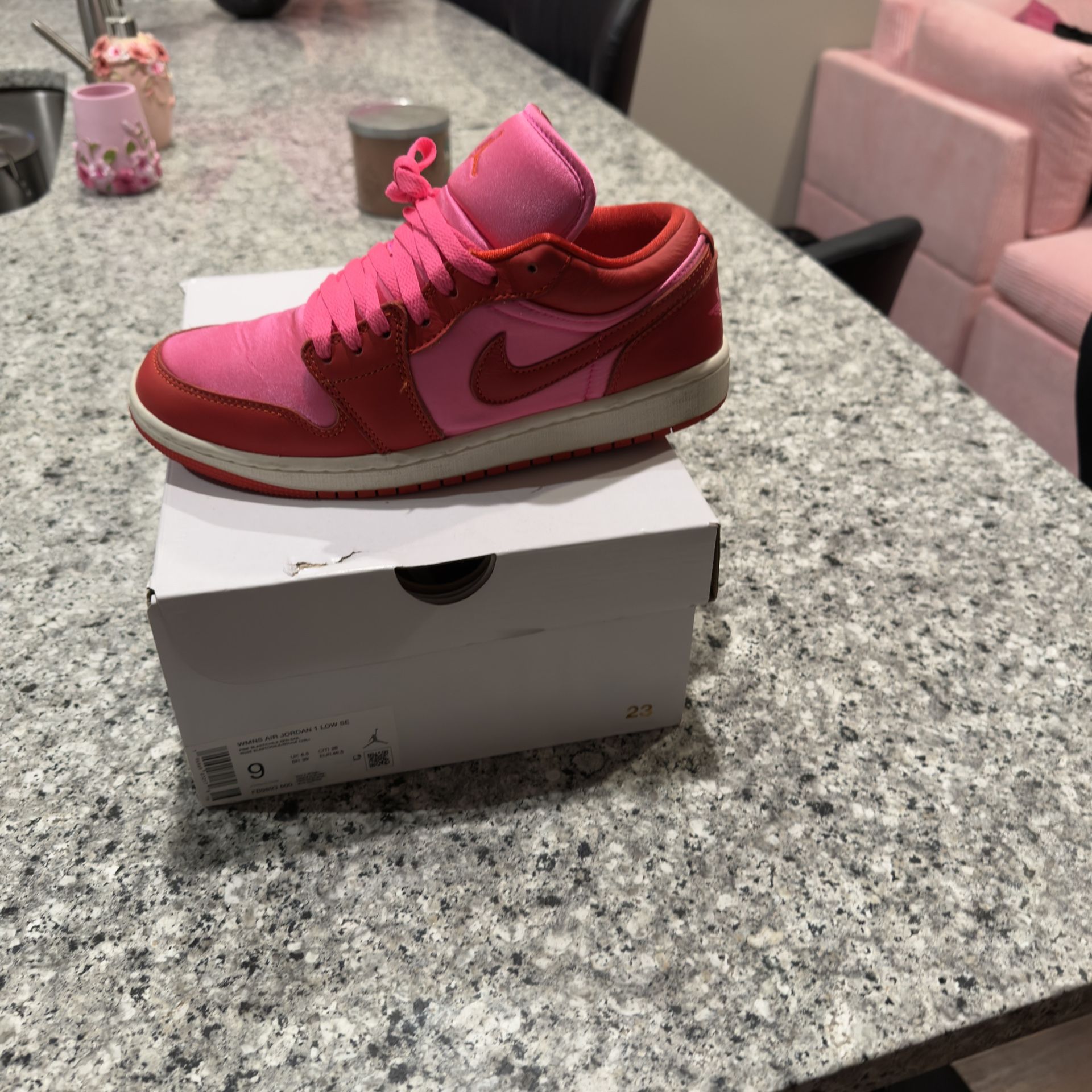 Women’s Air Jordan 1 SE Pink Blast