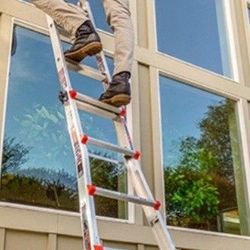 Ajustable Leveling Ladder By Little Giant 