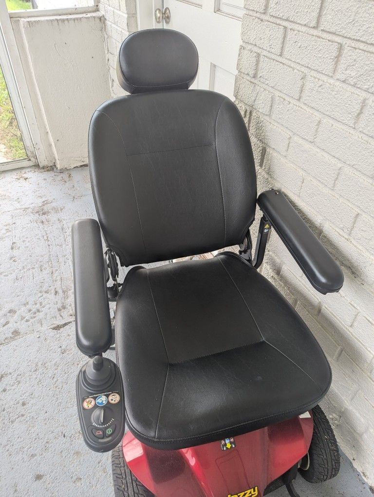 Jazzy Elite ES Electric Wheelchair