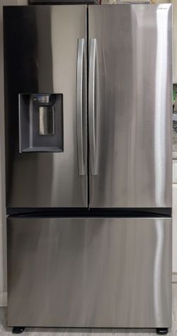 Samsung Refrigerator w-35.75 x d-34 x h-70 READ DESCRIPTION