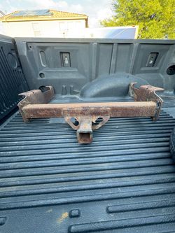 Heavy duty trailer hitch receiver