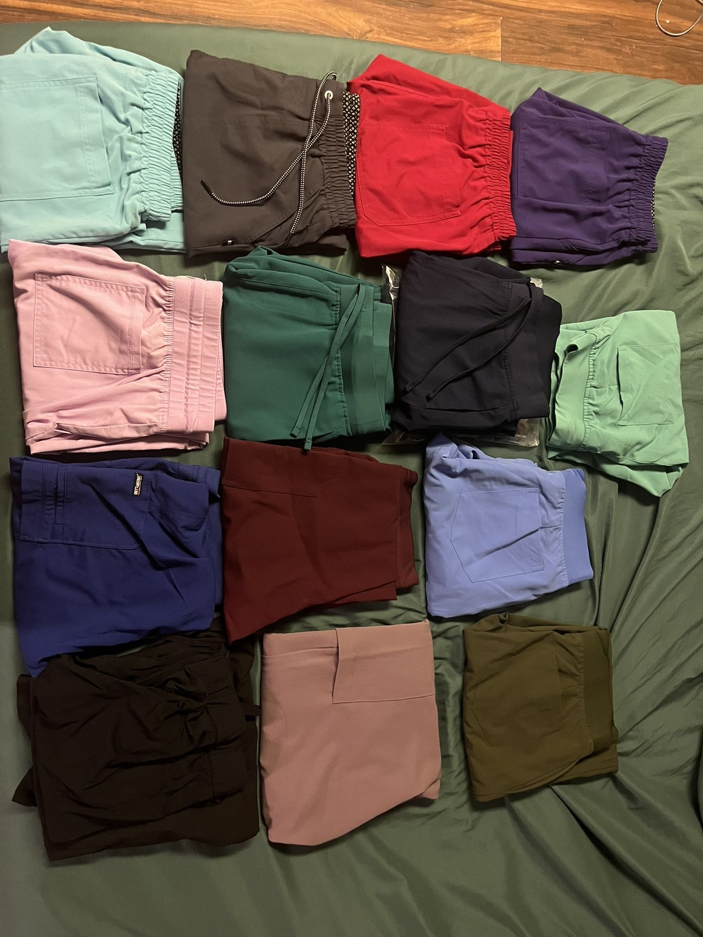 Women’s Scrubs Lot