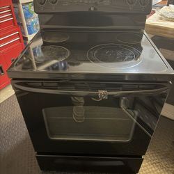 GE Electric Range & Stove