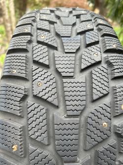 4 studded tires 235/70R16