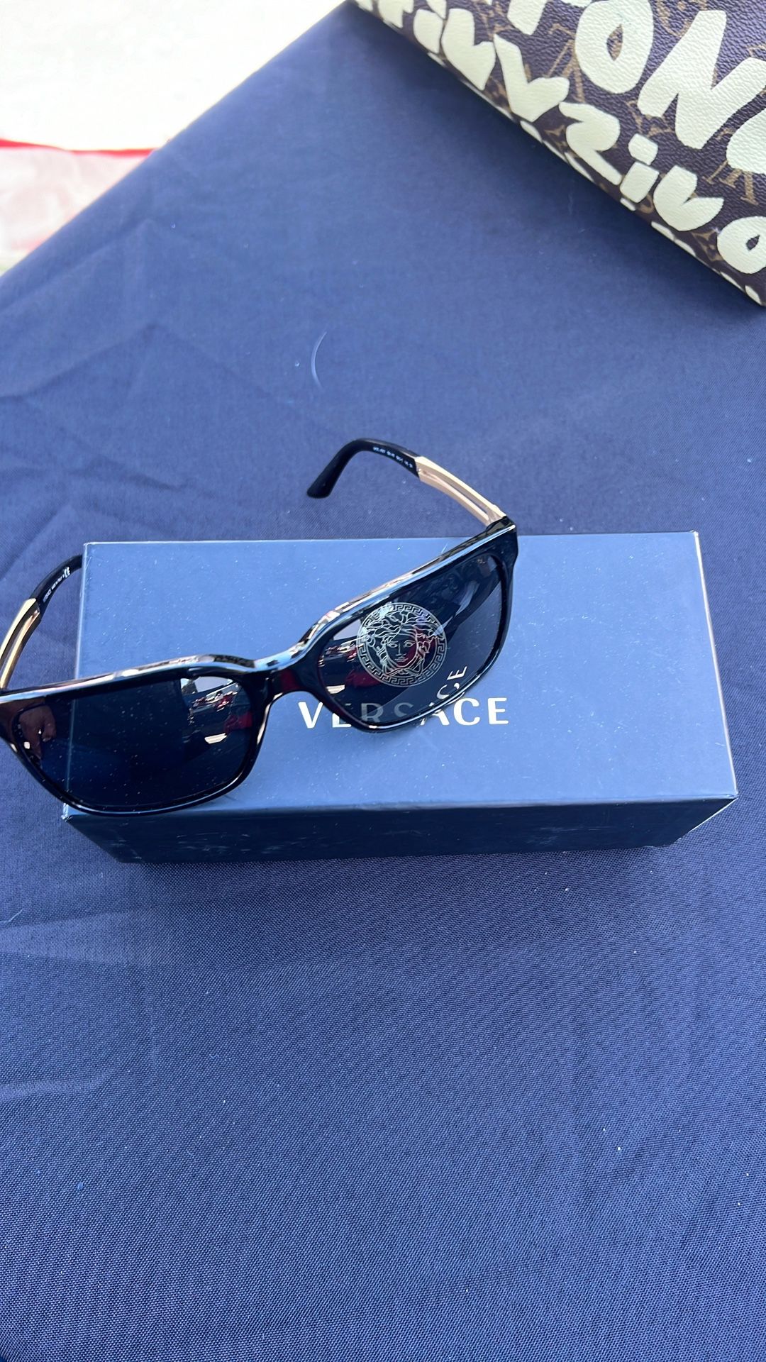 VERSACE