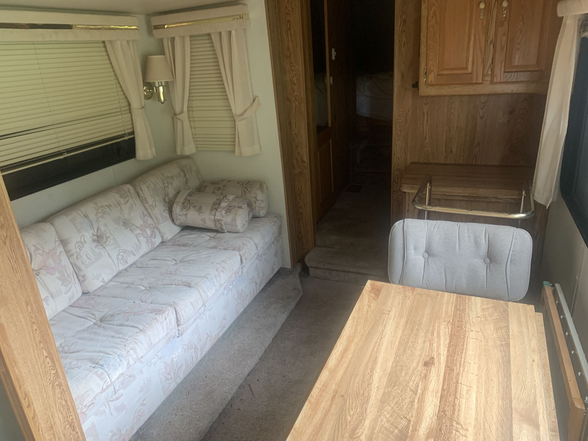 1992 25ft Hitchhiker W/manual Slide