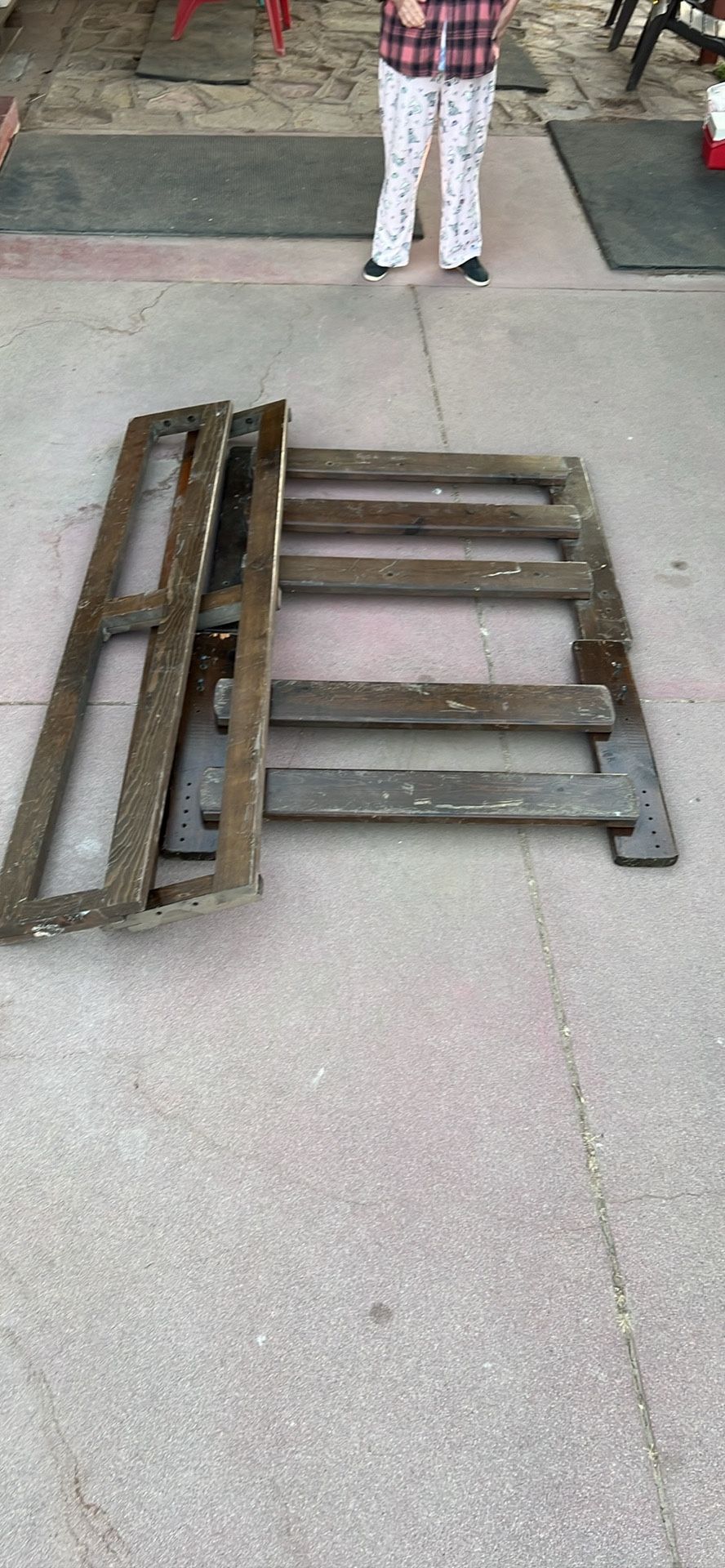 Twin Size Wood Bed Frame READ DESCRIPTION