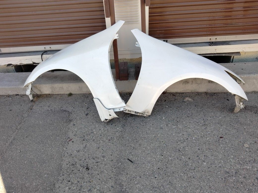 2007-2012 Infiniti G37 Fenders OEM.