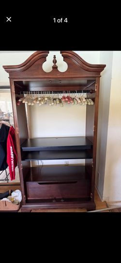 "American Drew" Closer, Shelves. Drawer