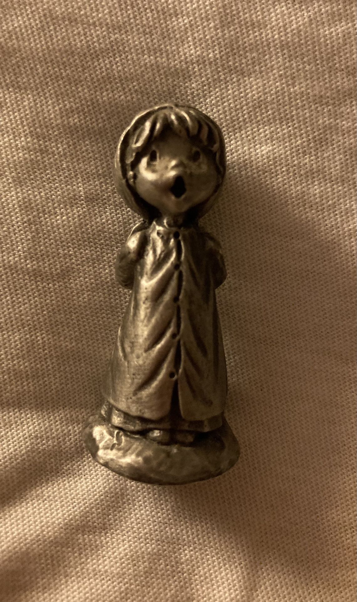 1979 Hallmark Little Gallery Singing Girl Pewter Figurine Vintage Excellent condition