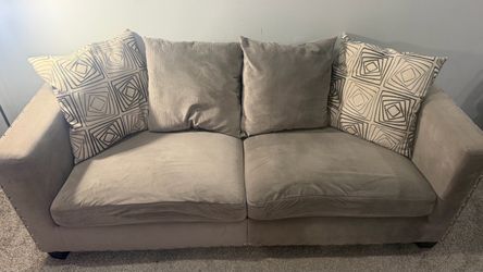 🛋️ Modern Gray 2-Piece Couch & Loveseat Set — $400 OBO