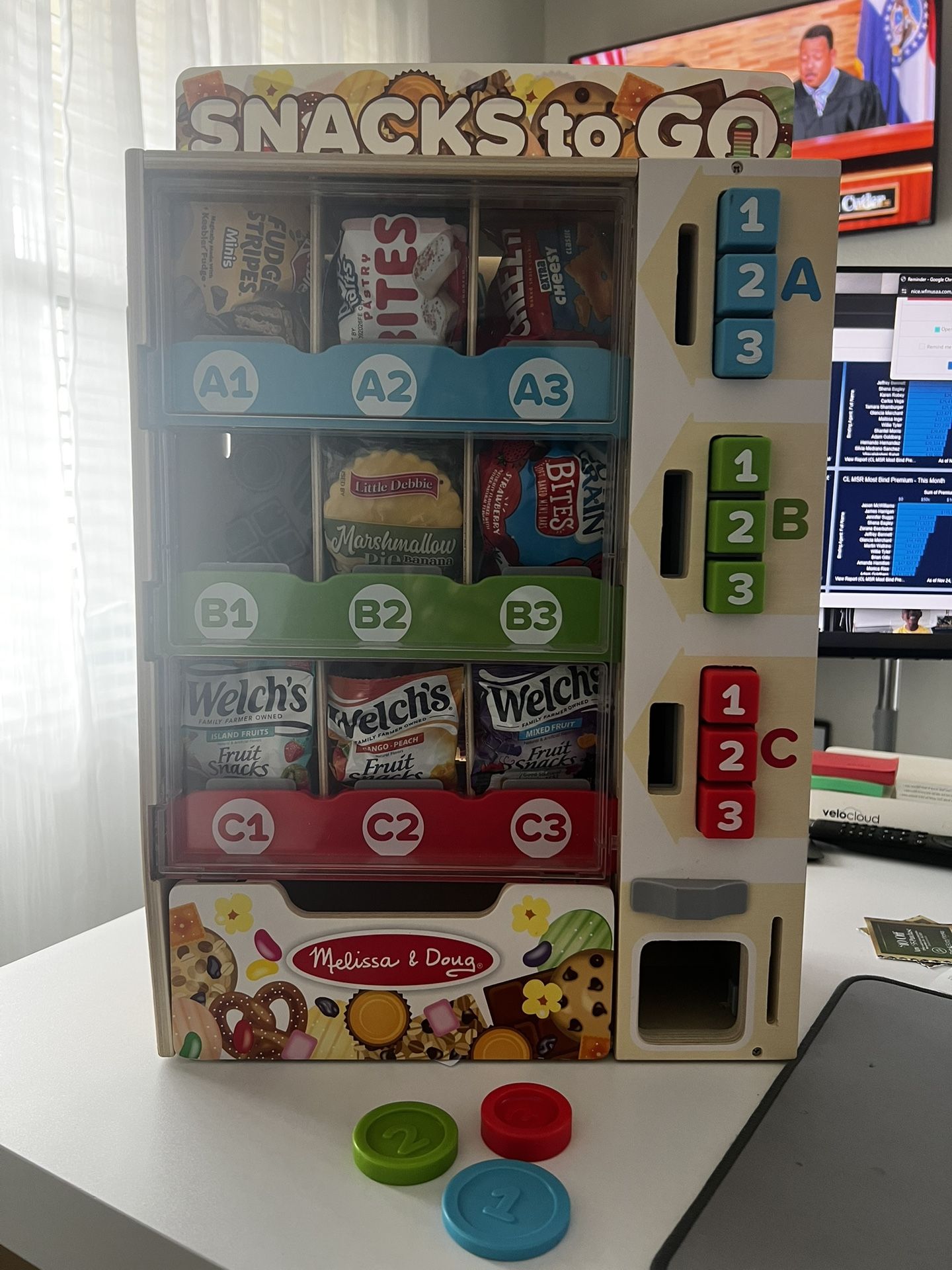 Melissa & Doug Vending Machine