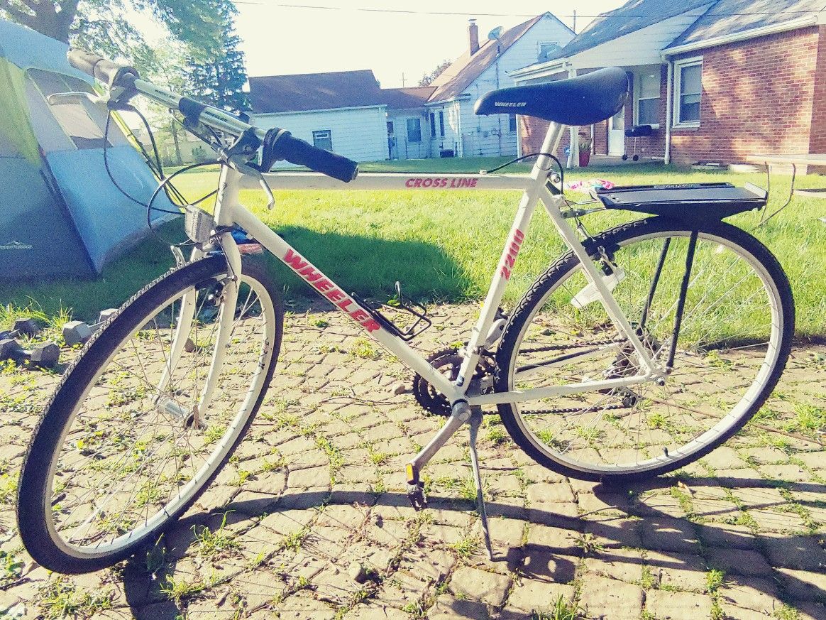 Wheeler Crossline 2200 Road Bike.