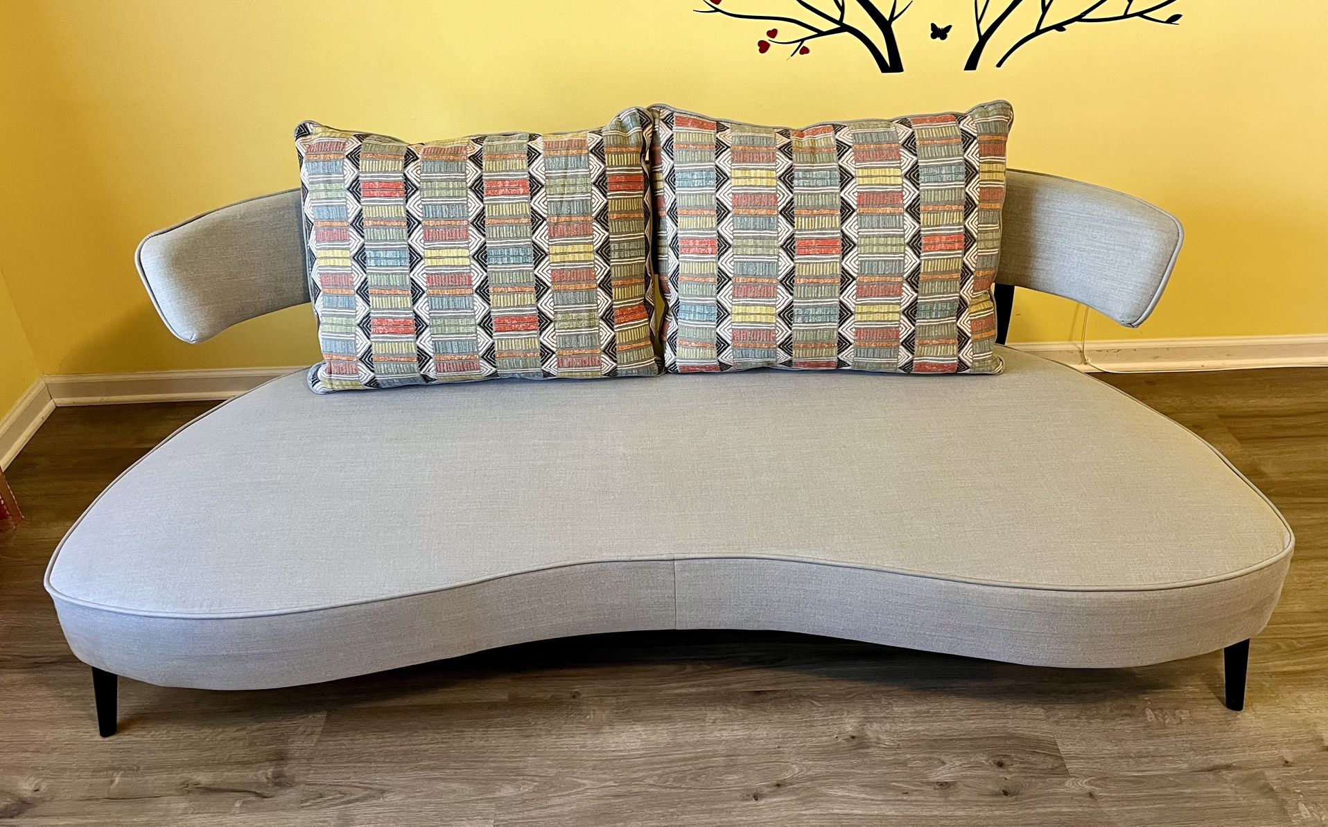 Sofa Signature Design by Ashley Hollyann Mid-Century Modern w/2 Back Pillows