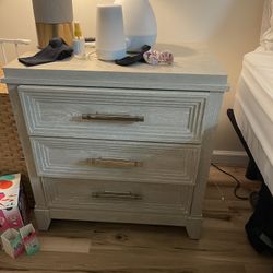Bedroom Set For Sale 