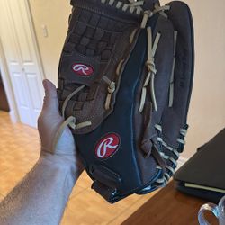 Rawlings Renegade 14 Inch ALMOST NEW !!!