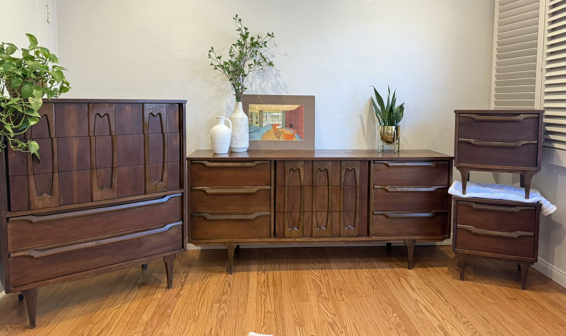 Mid Century Modern Set 5 Hi Boy, Low Boy Nightstands Mirror Table