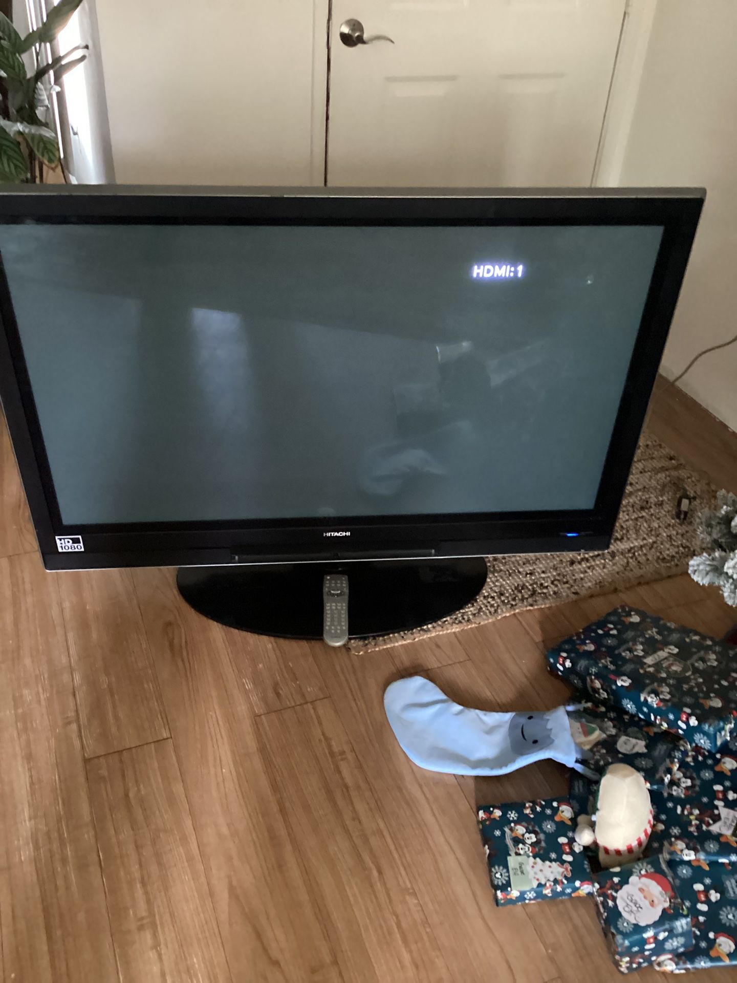 Tv 41 Inch + Remote Control Like VeryGood 